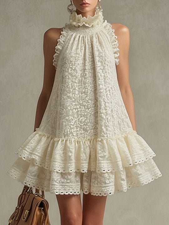 Beiges ärmelloses Retro-Minikleid mit Spitze und Rüschen für den Urlaub