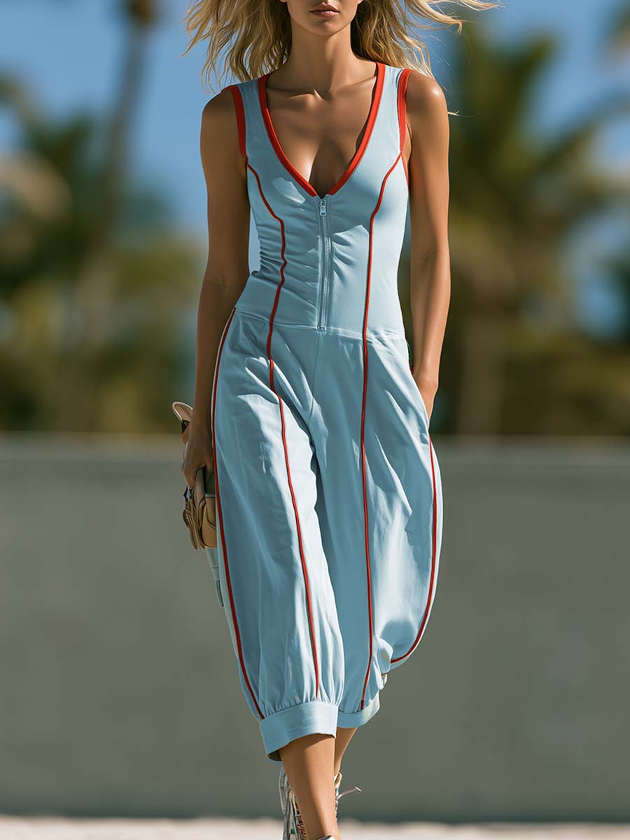 Athleisure Baumwoll-Jumpsuit in Hellblau mit rotem Besatz, V-Ausschnitt und Frontreißverschluss