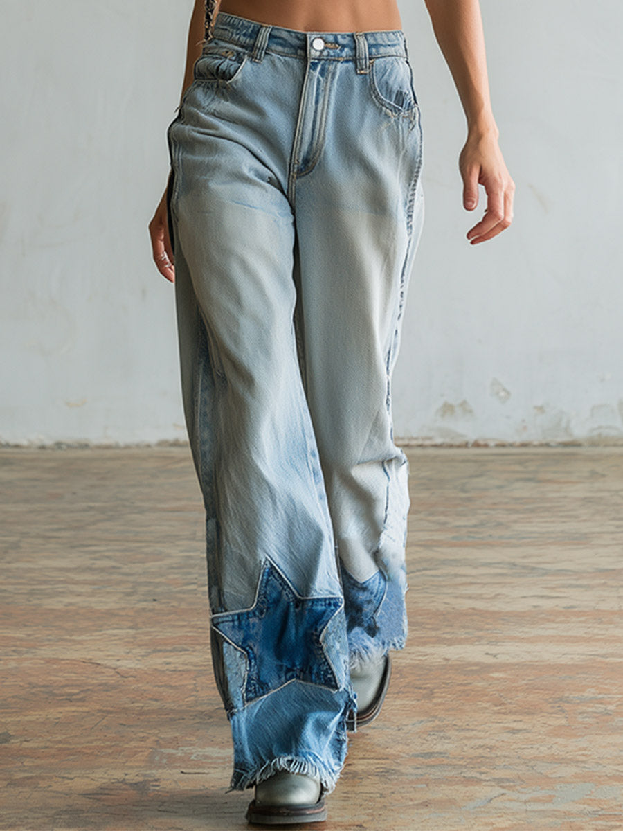 Lässige, stilvolle weite Jeans in Hellblau mit Sternenmuster