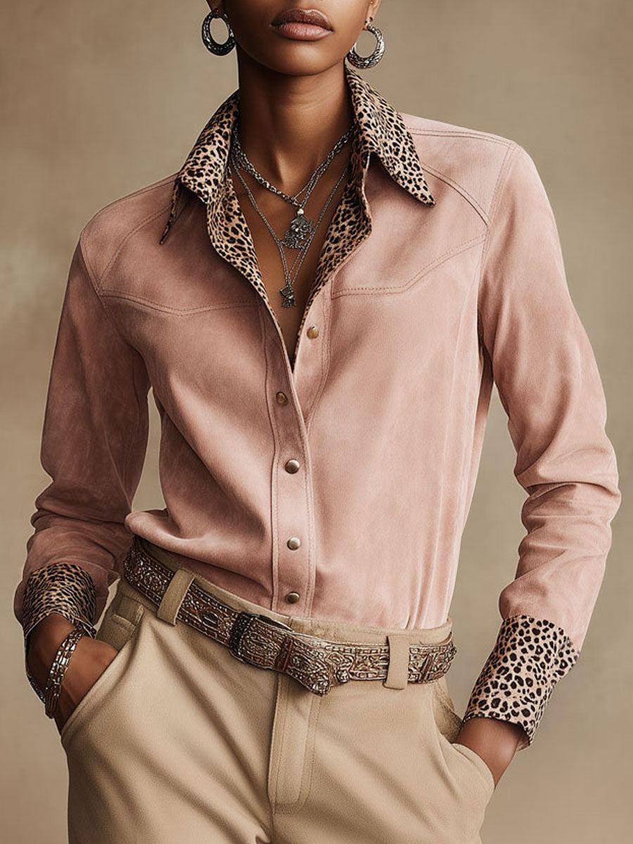 Langärmeliges Hemd aus rosa Kunstwildleder im Western-Retro-Look mit Leopardenmuster