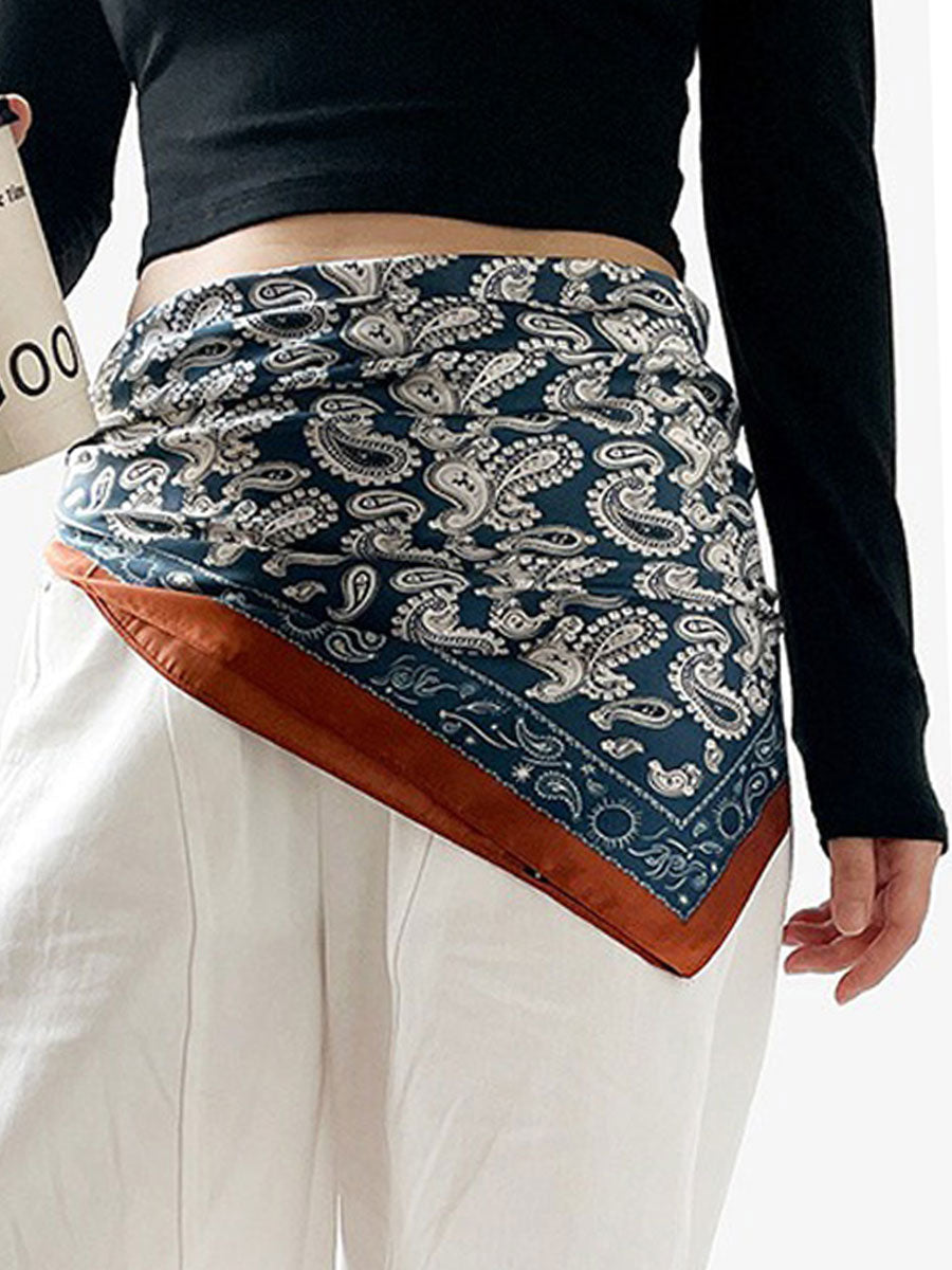 Retro-Satinschal mit böhmischem Paisley-Muster in Kontrastoptik