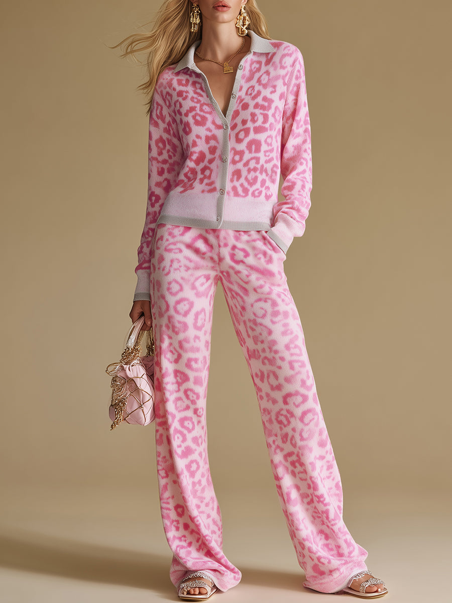 Elegantes Retro-Strickset im Colorblock-Leopardenmuster aus Oberteil und Hose