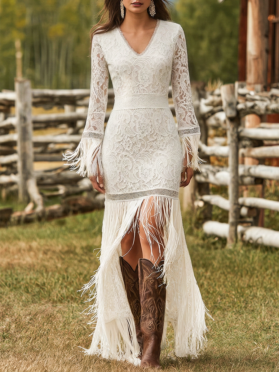 Weißes Retro-Spitzen-Maxikleid mit V-Ausschnitt, langen Ärmeln, Fransen und Vokuhila-Saum