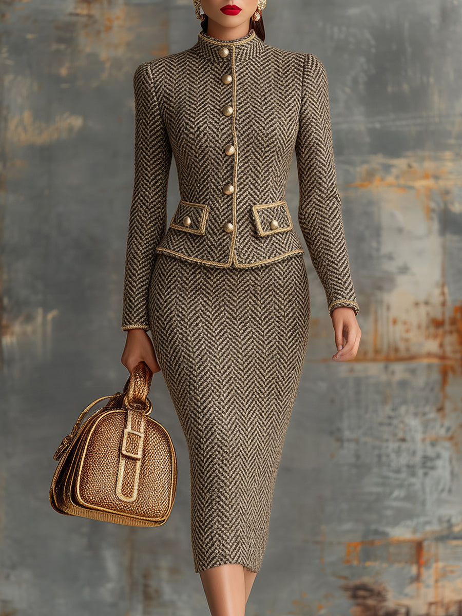 Vintage-Set aus Jacke mit Stehkragen und goldenem Zierbesatz im Fischgrätmuster und Rock