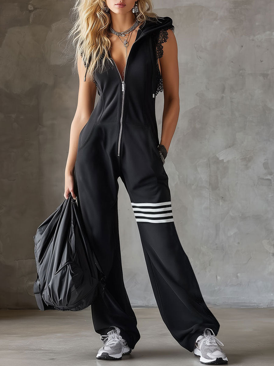 Sportlich-retro ärmelloser Overall mit Kapuze in Schwarz mit Spitze und Streifen