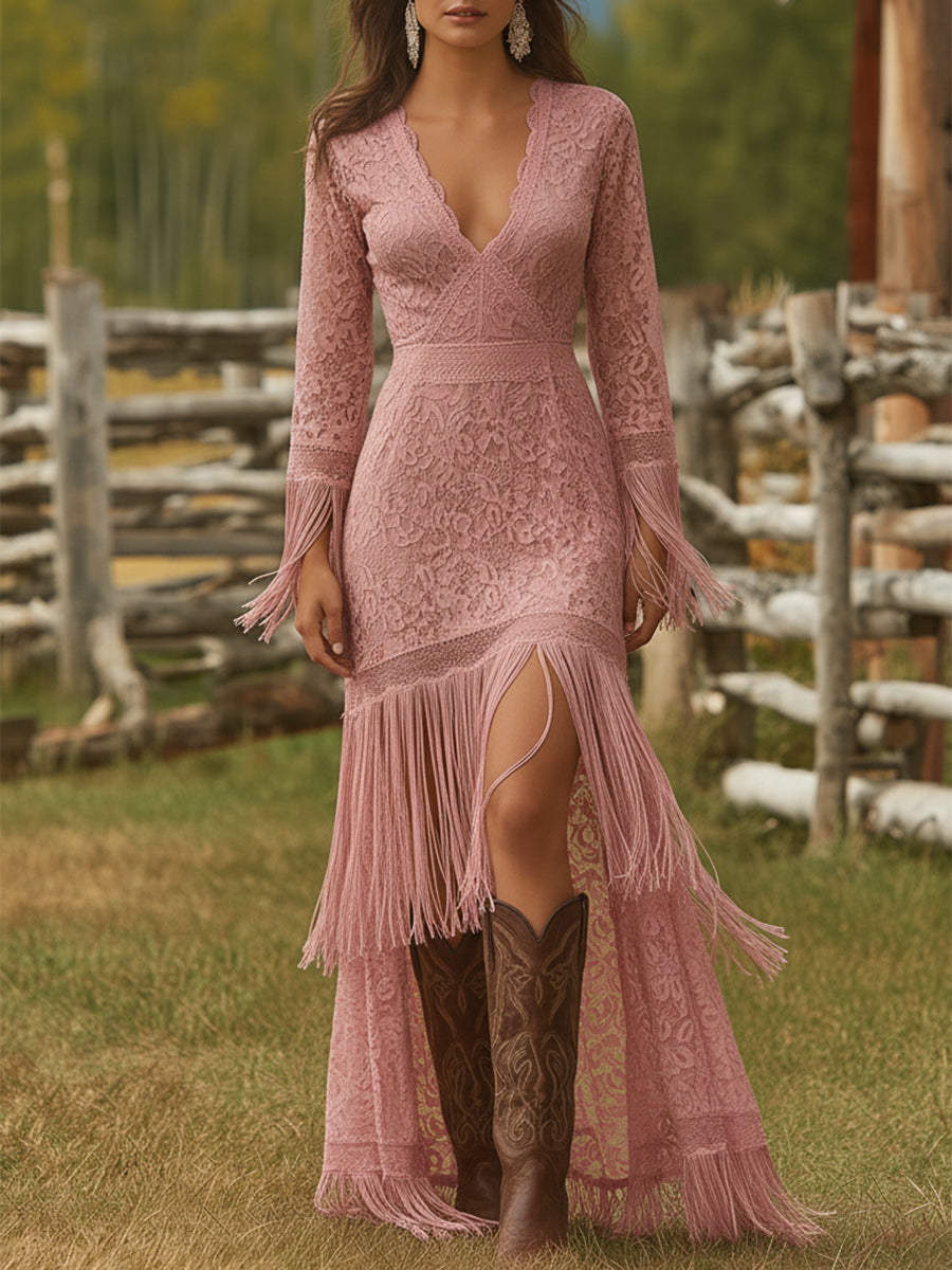 Weißes Retro-Spitzen-Maxikleid mit V-Ausschnitt, langen Ärmeln, Fransen und Vokuhila-Saum