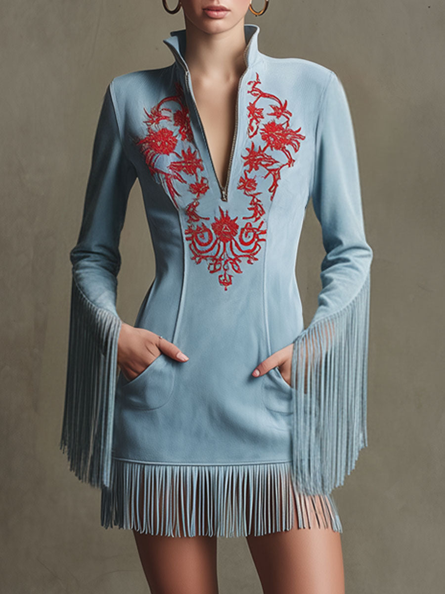 Western-Retro Minikleid aus blauem Velourslederimitat mit roter Stickerei, langen Ärmeln und Fransen